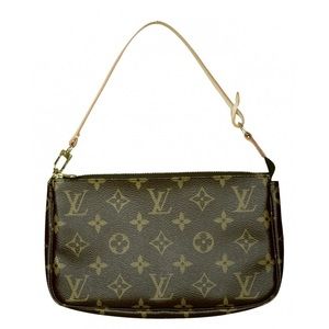 This lv pochette accessory